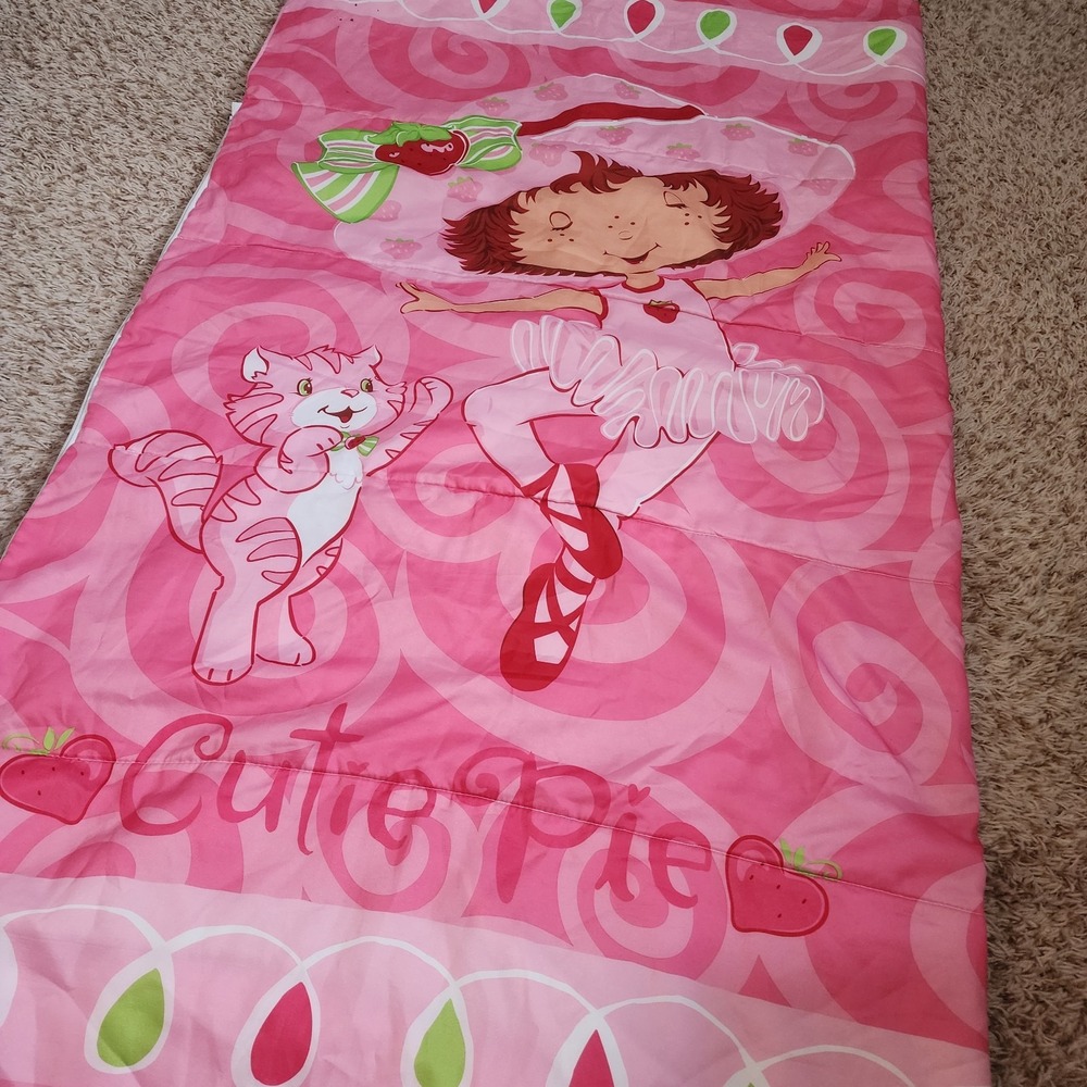 Strawberry Shortcake w/ Kitty Cutie Pie Sleeping Bag‎ Vintage 30x57 Retro
